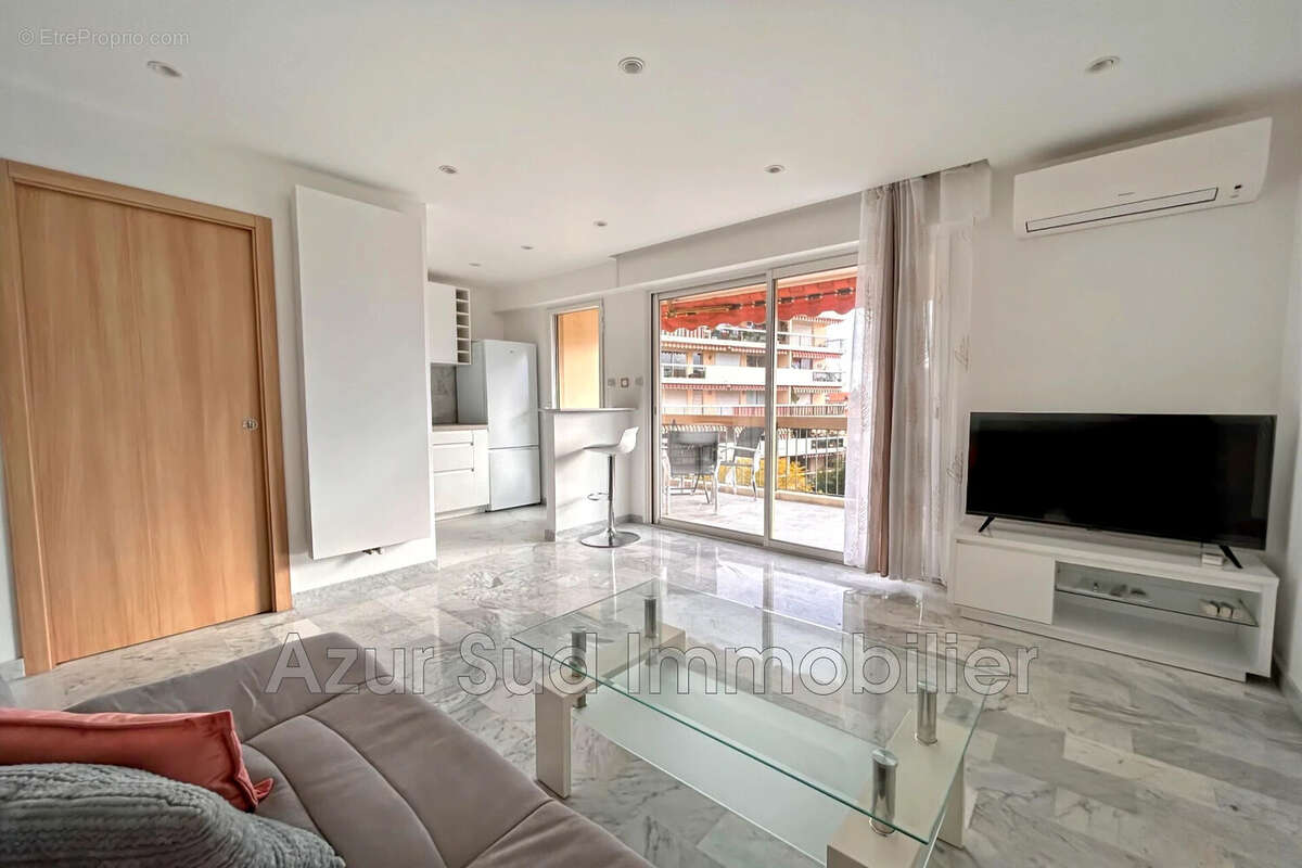 Appartement à VALLAURIS