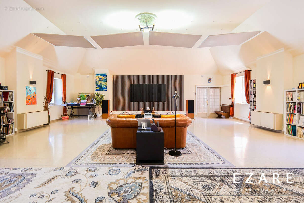 Maison 758 m² à Saint-Leger-Sur-Dheune  - photo 6