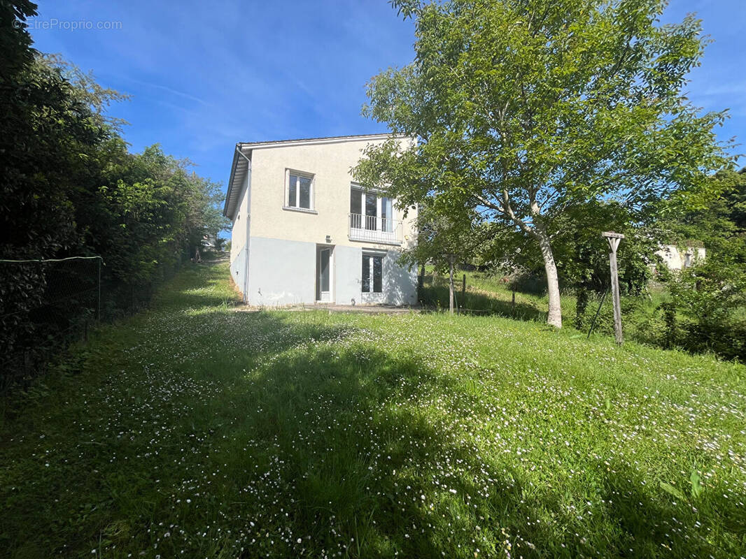 Maison à SAINTE-GENEVIEVE-DES-BOIS