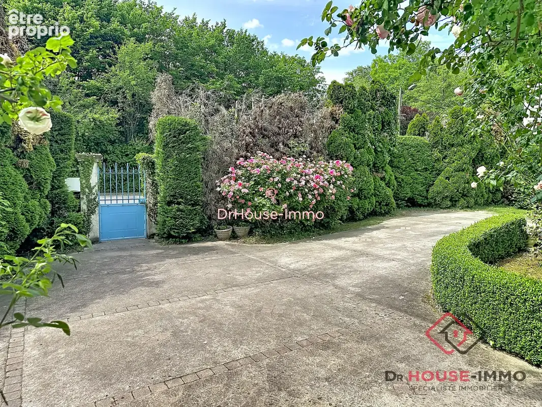 Maison 184 m² à Saint-Astier  - photo 4
