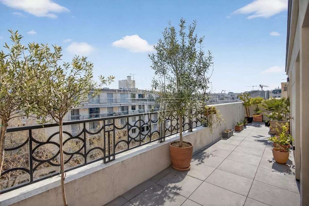 Appartement à LEVALLOIS-PERRET