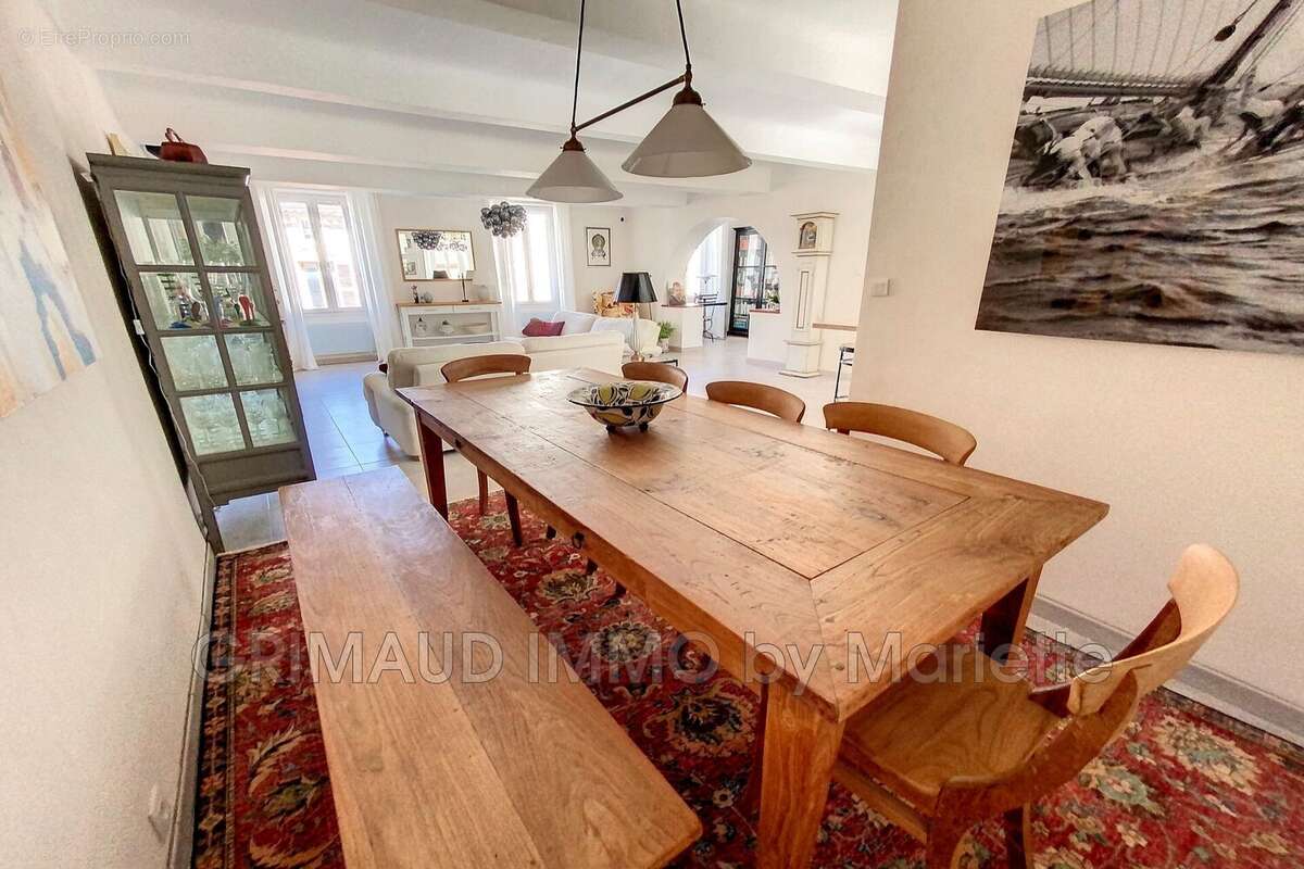 Maison à LA GARDE-FREINET