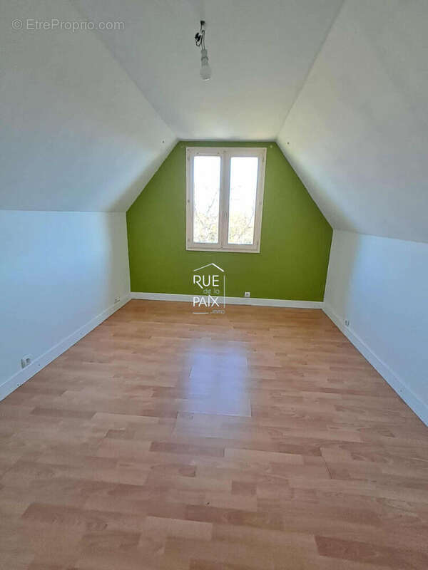 Maison sur sous sol , secteur prisé de Naintré 191.90 m2 - photo 12