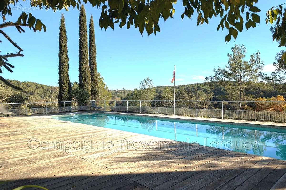 Maison à ENTRECASTEAUX