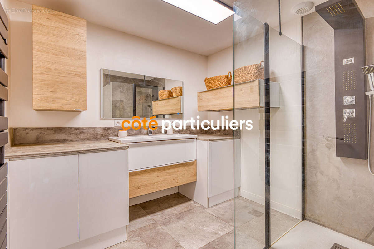 La roche sur yon -- maison 3 chambres --  90 m2  -- grand garage-- sous sol -- limite pentagone*--* - photo 13