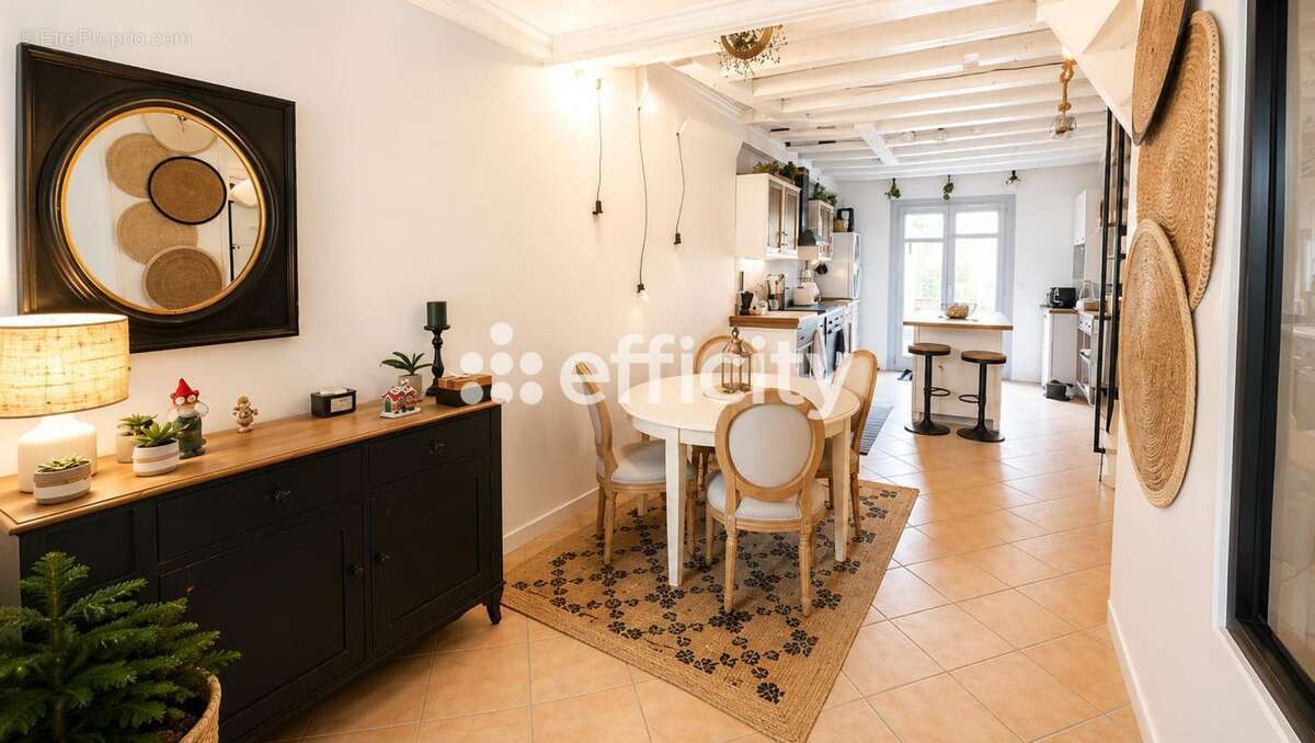 Maison à EPERNON