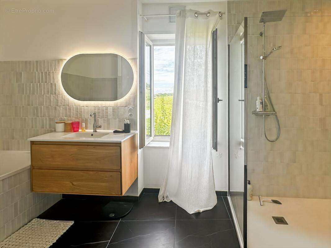 Maison à LA BAUME-CORNILLANE