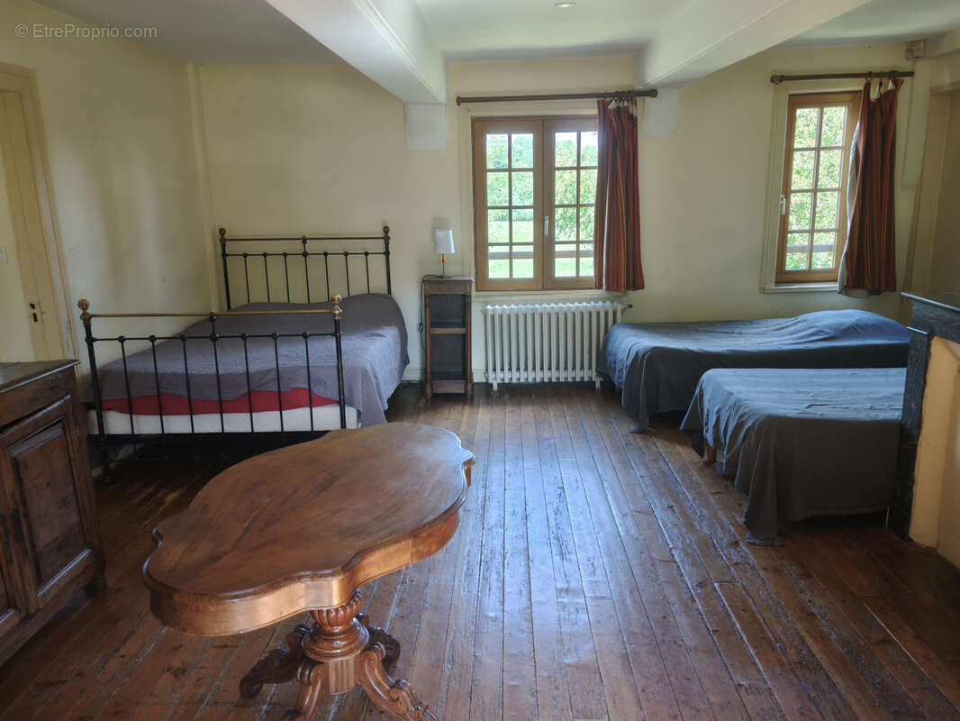 Manoir de Caractère Pierre et Colombages - 7 pièces dont 5 chambres - Dépendance - photo 11