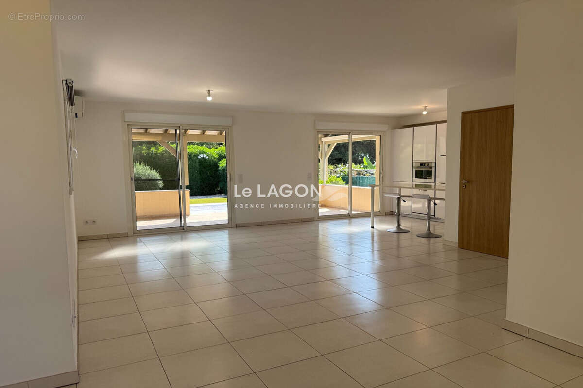 Maison 102 m² à Saint-Cyprien  - photo 5