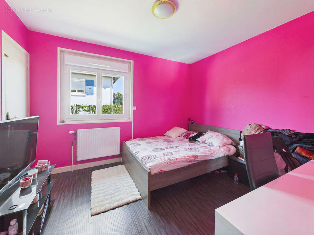 Maison à MONTROND-LES-BAINS