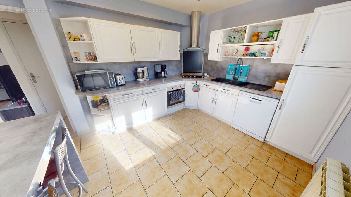 Maison à COLLEVILLE-MONTGOMERY