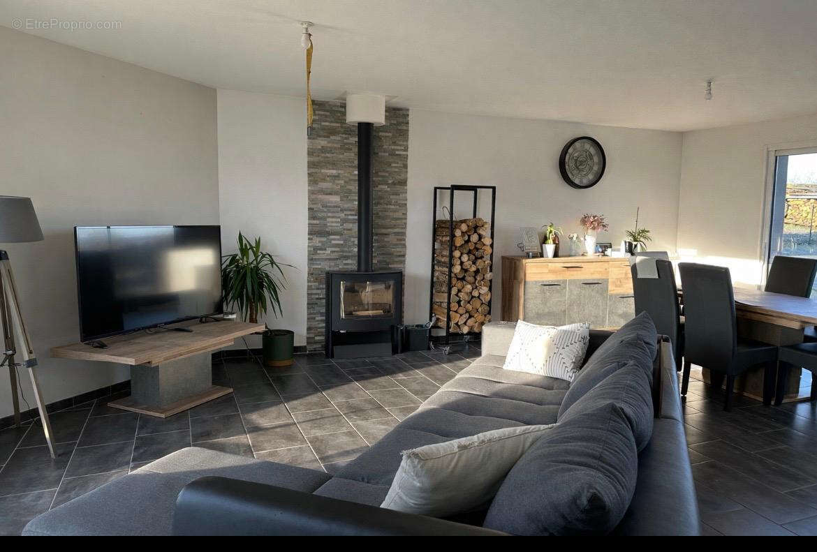 Maison à SAINT-YRIEIX-LA-PERCHE