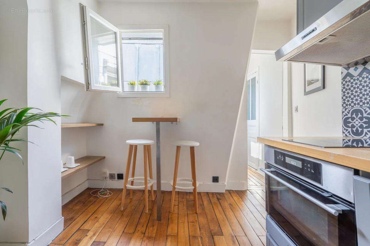 Appartement à PARIS-10E