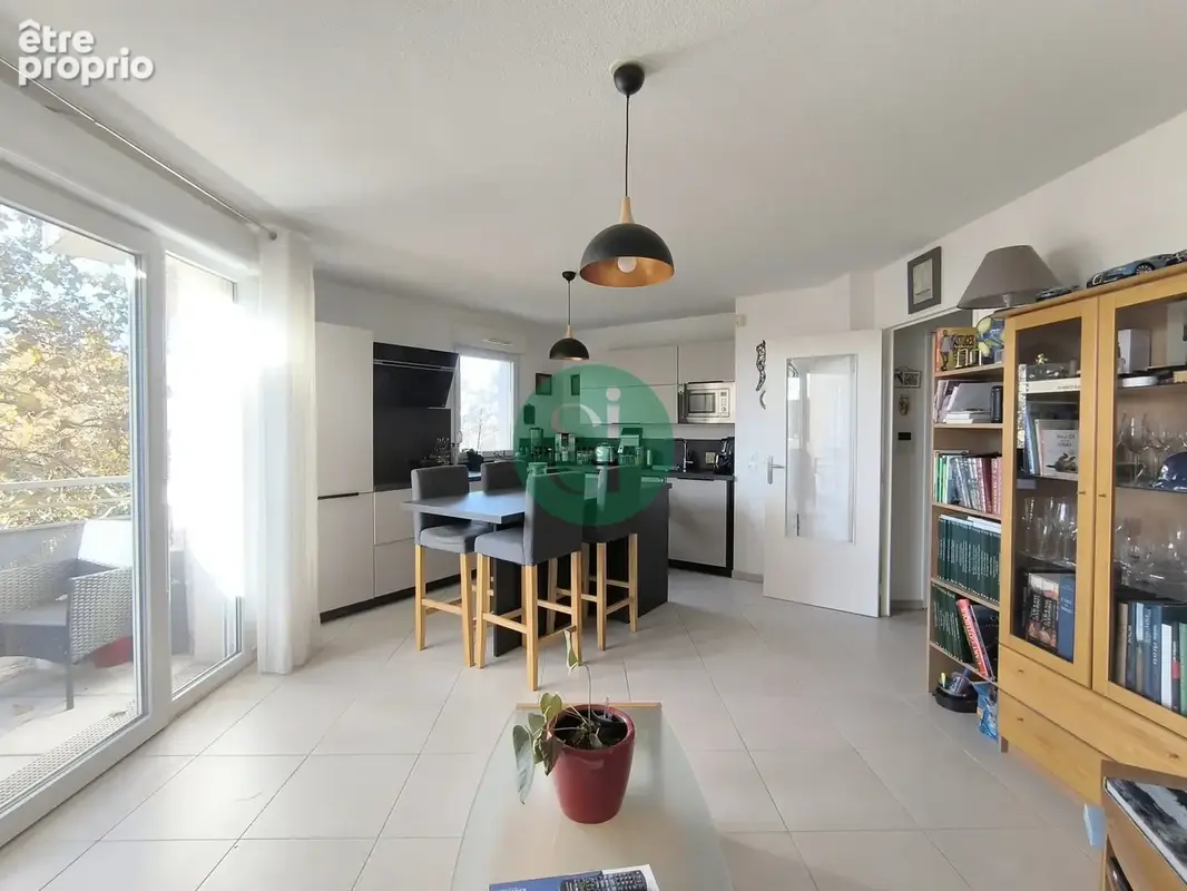 Six fours - appartement t3 60m2 avec terrasse et parking - photo 3