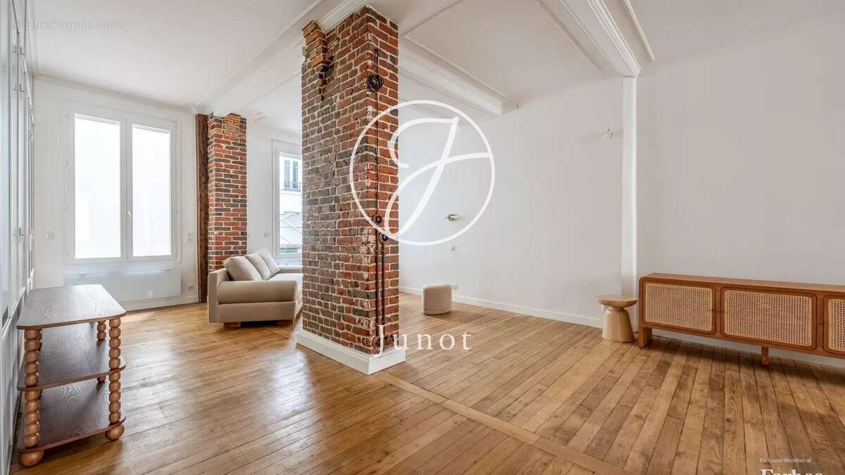 Appartement à PARIS-2E
