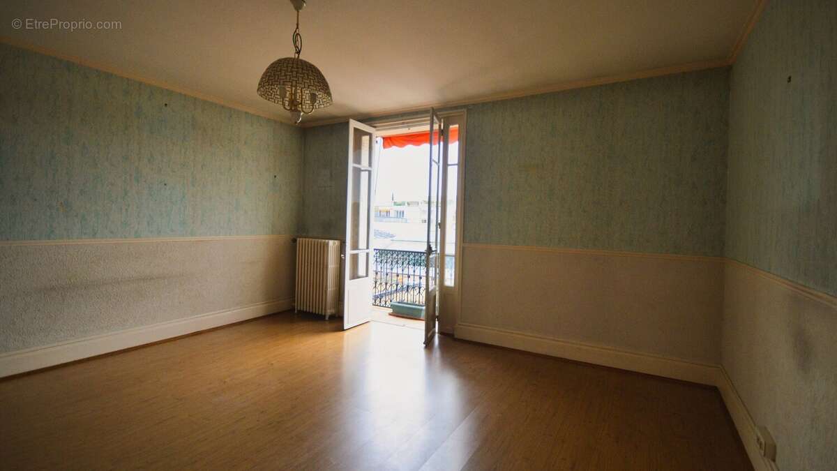 SOUS COMPROMIS  Appartement T2 centre-ville de VICHY - photo 2