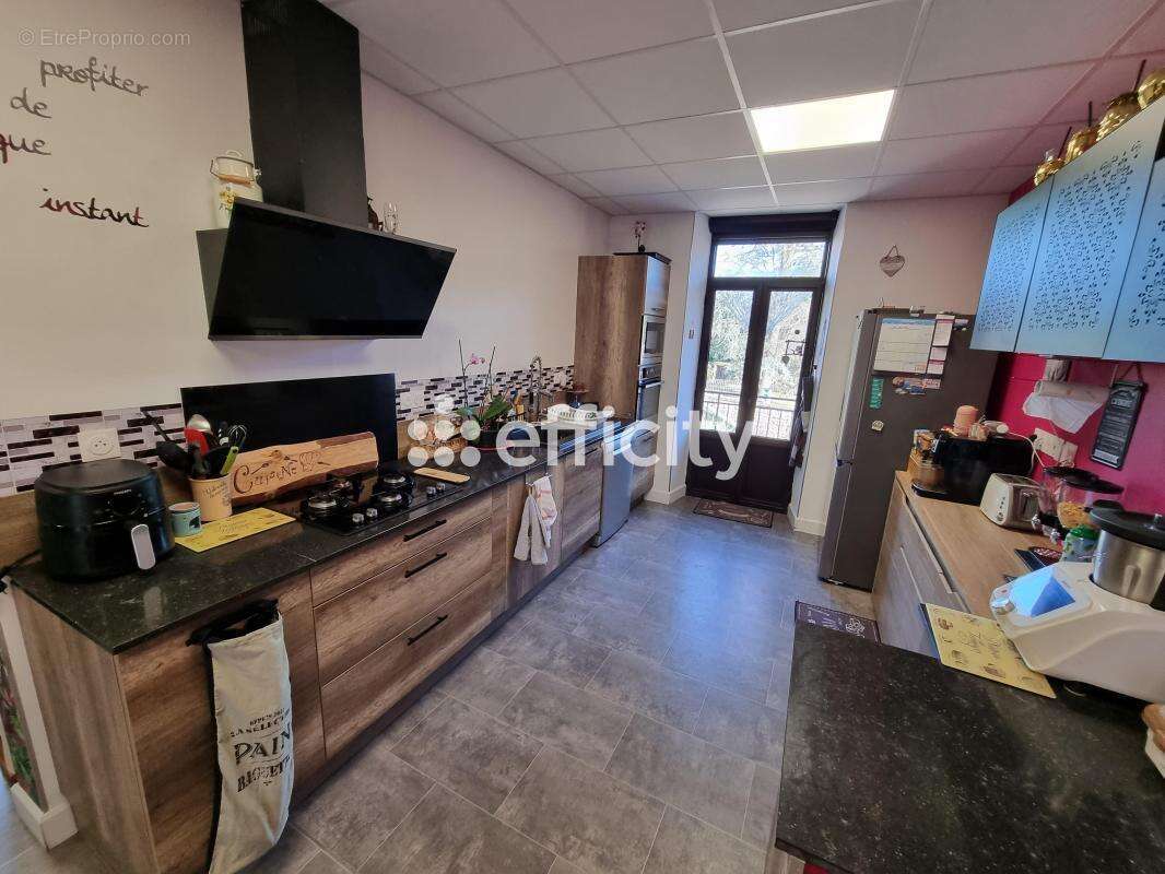 Maison à LE MALZIEU-VILLE