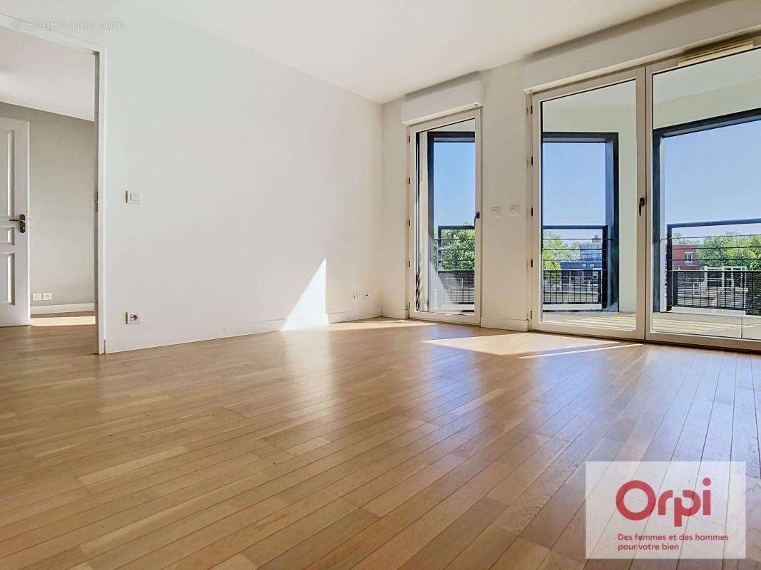 Appartement à ISSY-LES-MOULINEAUX