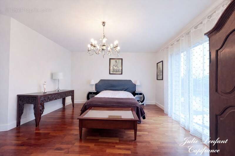 Maison à VIENNE-EN-VAL