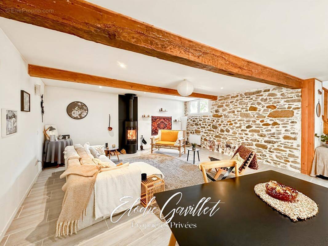 Maison à COURNANEL