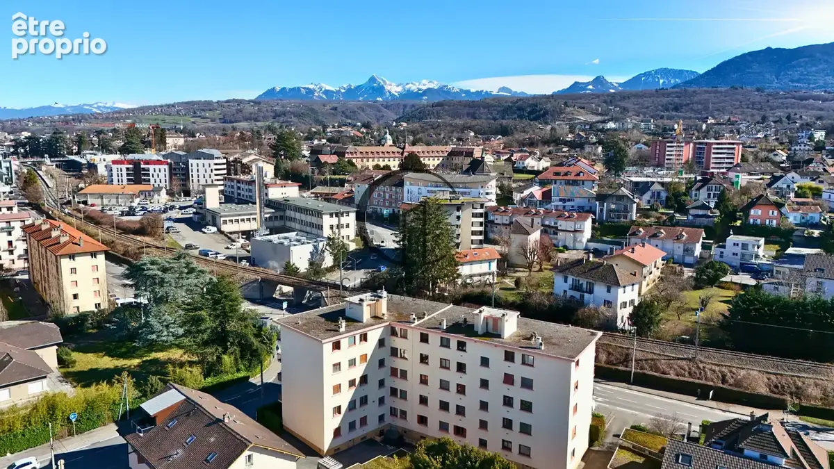 THONON-LES-BAINS  Appartement T3 traversant entièrement rénové en 2025 - Proche centre-ville - photo 3