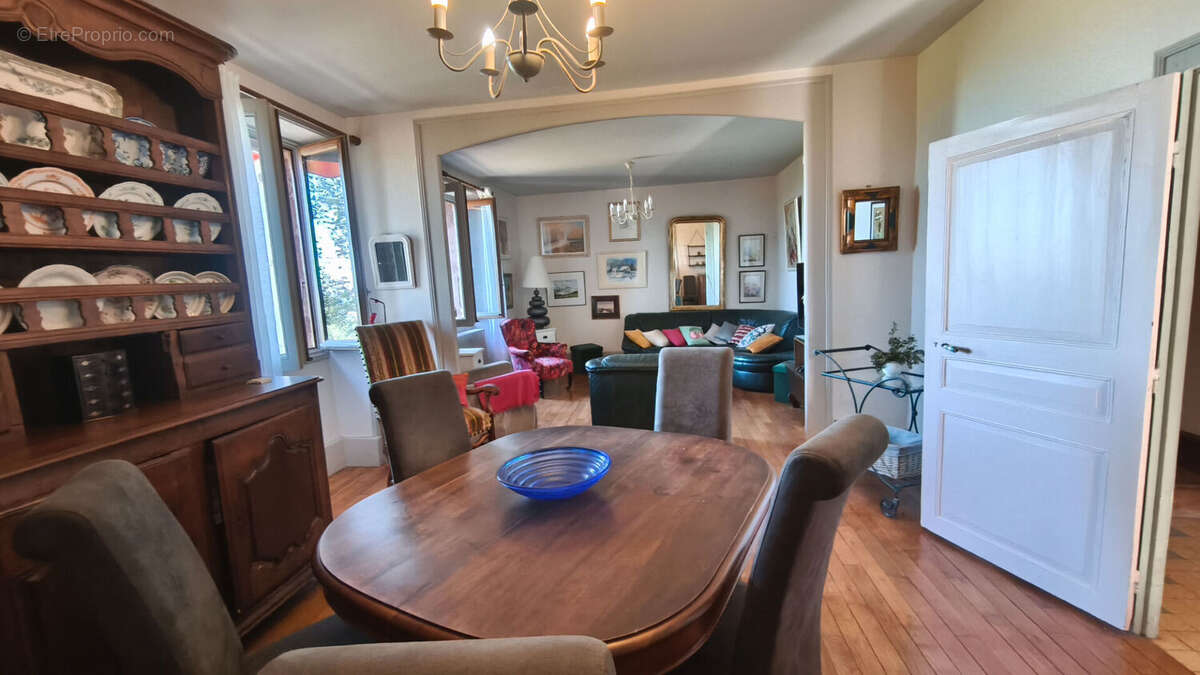 Maison  5 pièces avec grange et piscine - photo 2