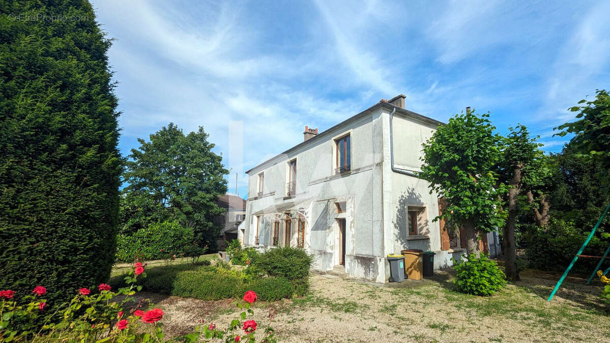 Maison 210 m² à Montmorency  - photo 2