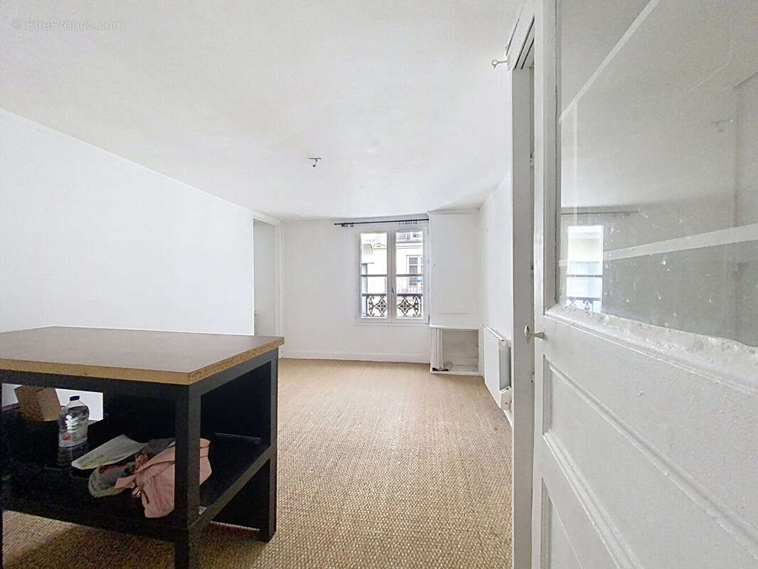 Appartement à PARIS-8E