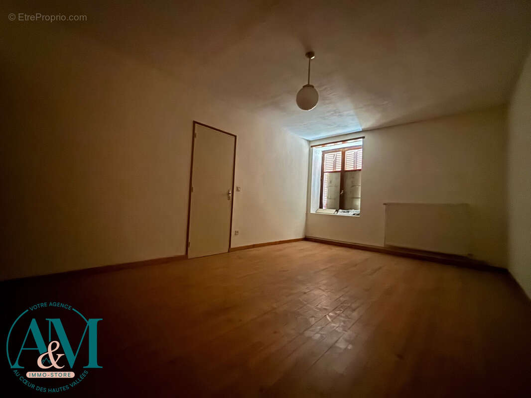 Maison à SAINT-CLEMENT-SUR-DURANCE