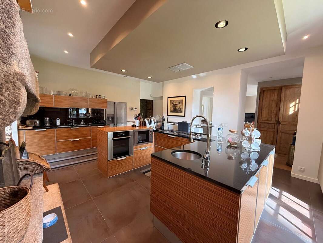 414 m² à Dinan  - photo 6