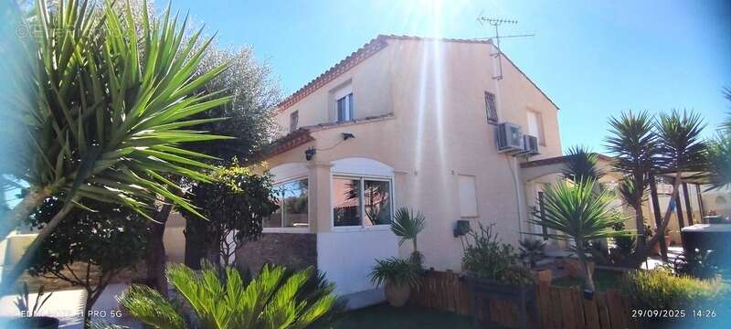 LUNEL NORD, Villa individuelle R+1, 132 M2 SH 3 chambres, séjour, cuisine, garage sur 339M2 terrain - photo 3