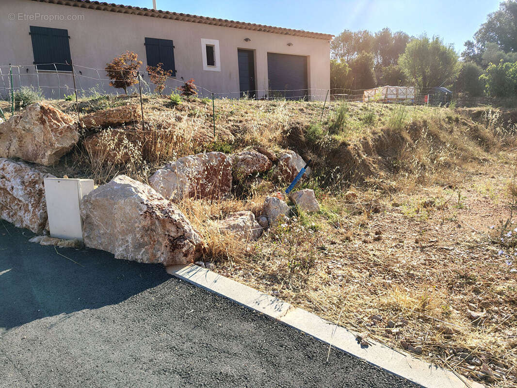 Tavernes, terrain constructible viabilisé de 1000m2 Plein Sud  vue campagne à Tavernes - photo 13