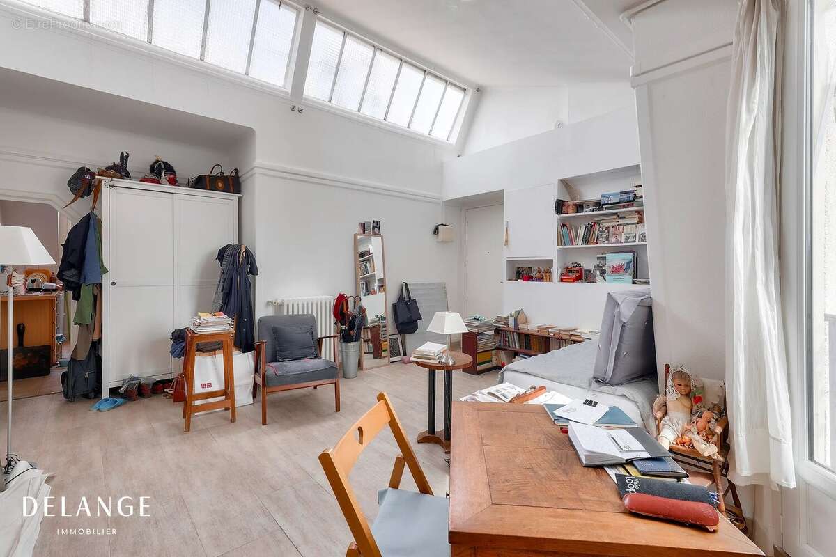 Appartement à PARIS-14E