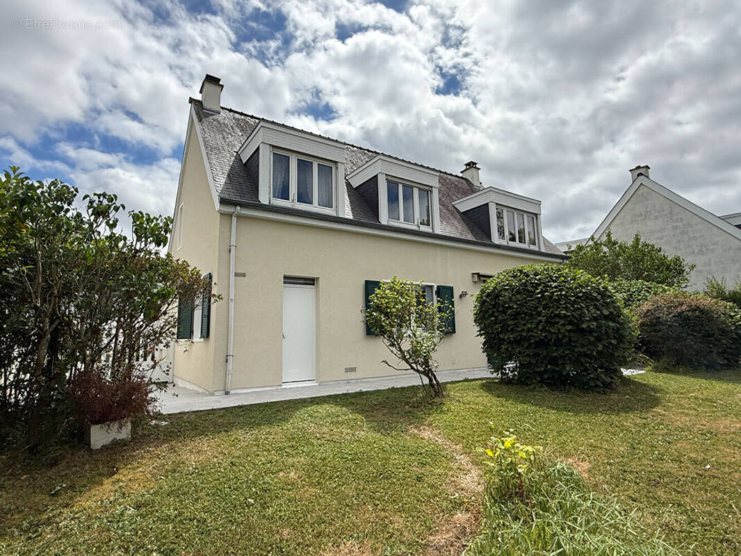 Maison à ELANCOURT
