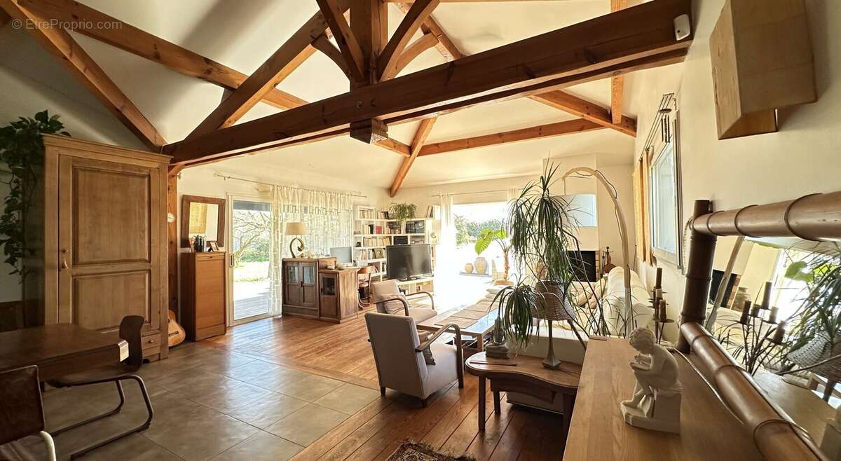 Maison de plage de type t6 de 170 m2 sur un terrain de 1592 m2 - photo 11