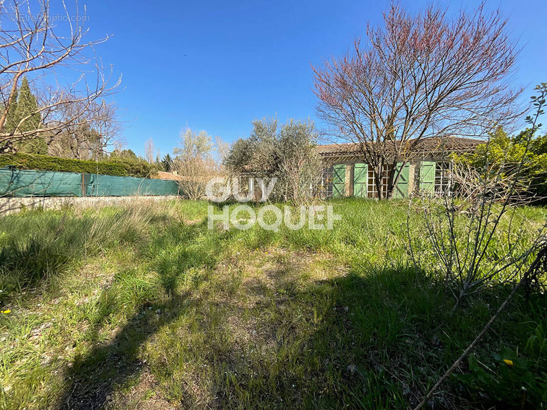 Maison à L'ISLE-SUR-LA-SORGUE