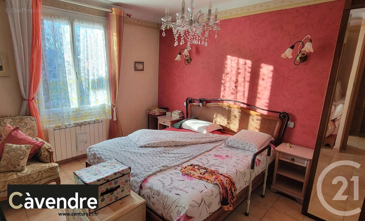 Maison à LE PONTET