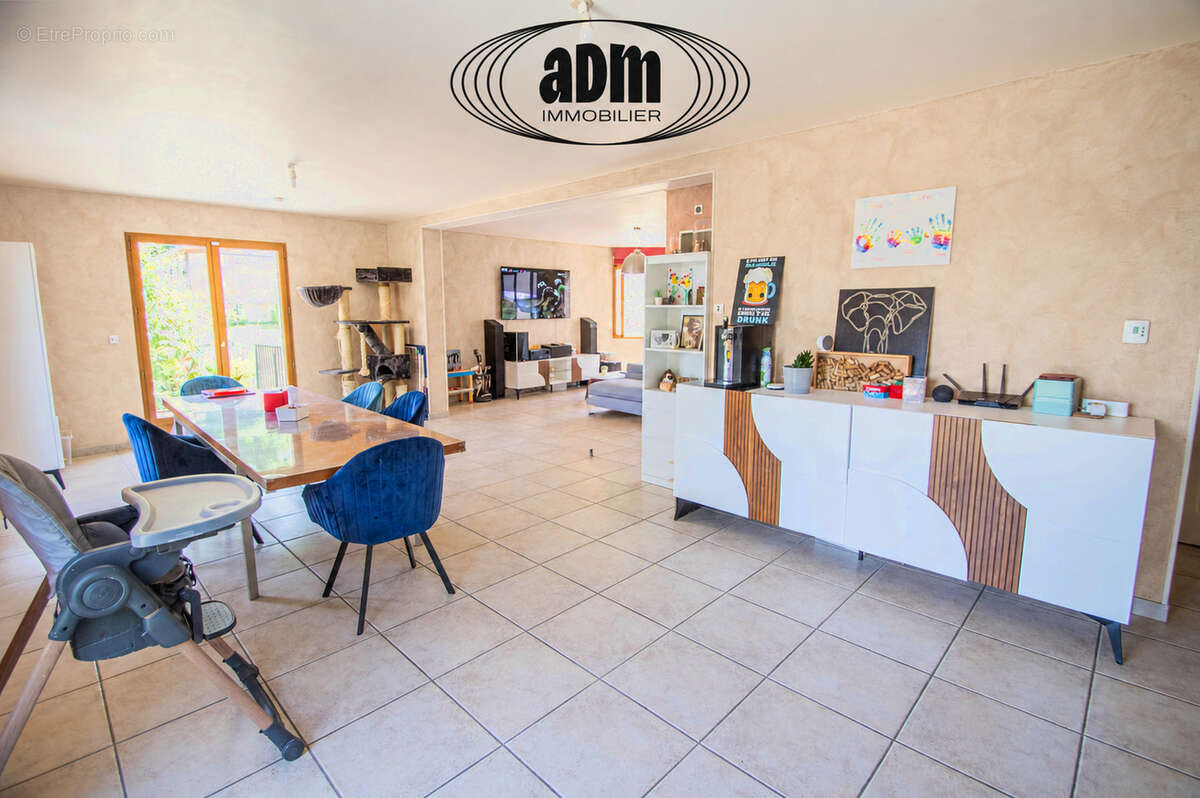 Pavillon de qualité de 180M2 au calme sur 2 500 m2 de terrain - photo 3
