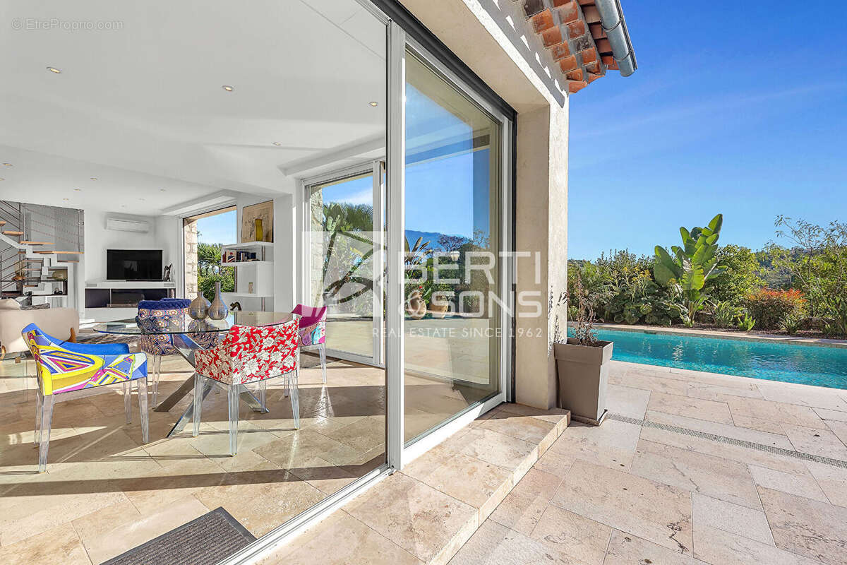 Exclusivite - mandelieu produit rare !  villa 6 pieces en pierre rénovée - quartier recherché - photo 6