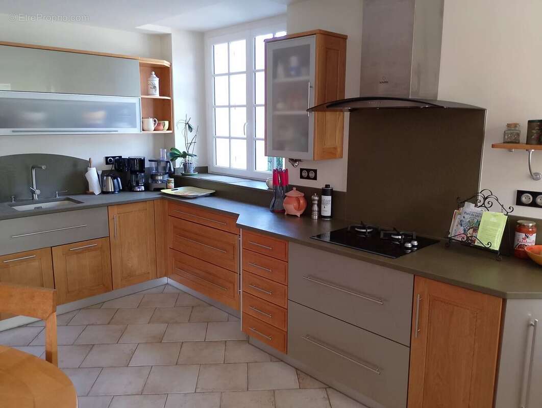 Grande maison charentaise avec dépendances - photo 8