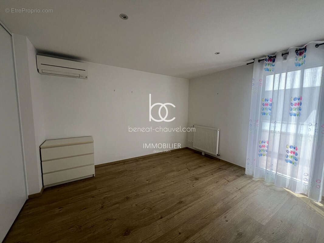 VENTE Appartement de Standing SARZEAU Centre  4 Chambres  Terrasse Sud  Garage Double  56370 - photo 7