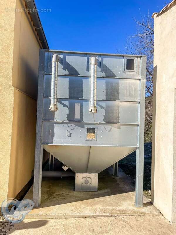 Maison à LES OMERGUES