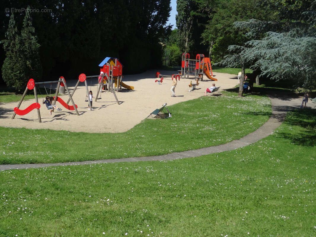 Appartement à FONTENAY-LE-FLEURY
