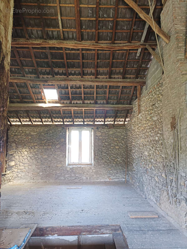 Maison à BEAUCROISSANT