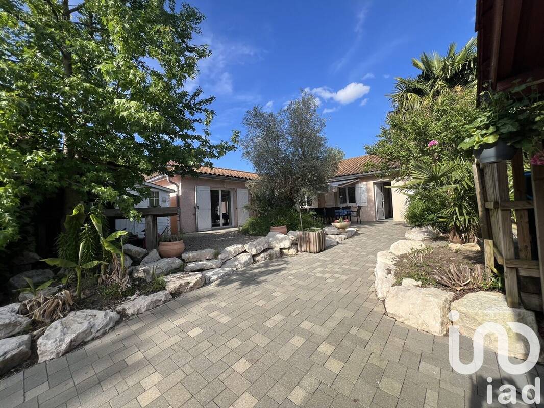 Photo 1 - Maison à ARS-SUR-FORMANS