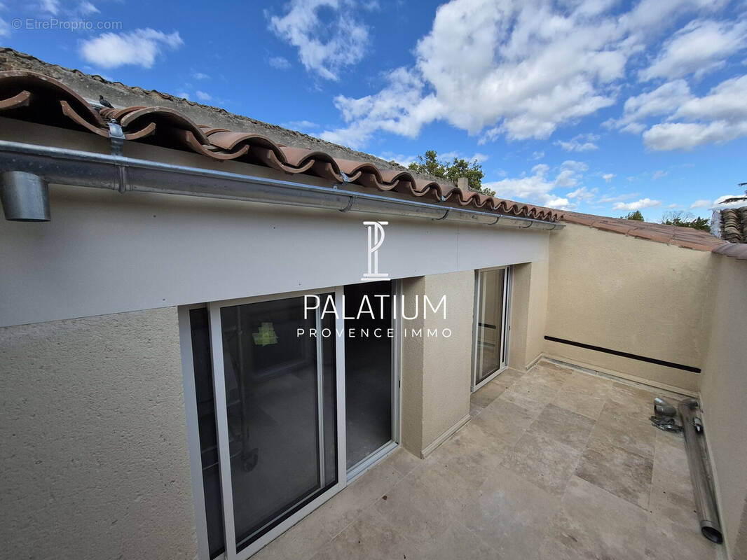 Maison à PELISSANNE