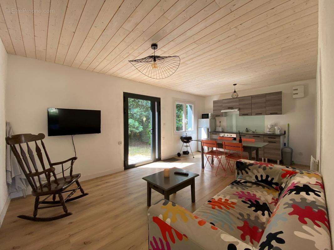 Maison à LES MATHES