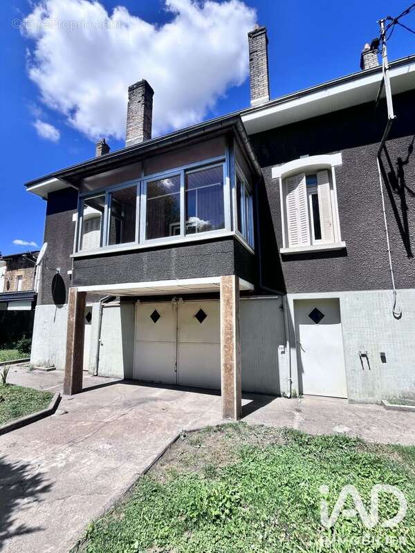 Maison 136 m² à Cons-La-Grandville  - photo 2
