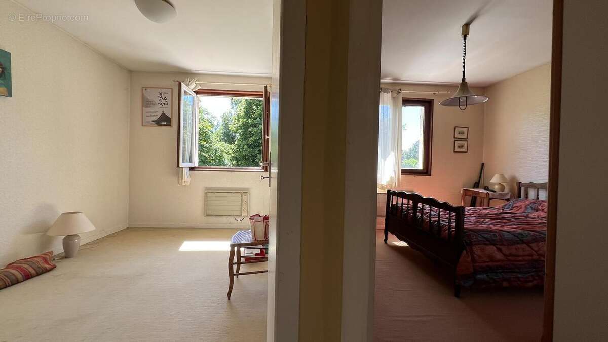 Photo 8 - Maison à LA TOUR-DE-SALVAGNY