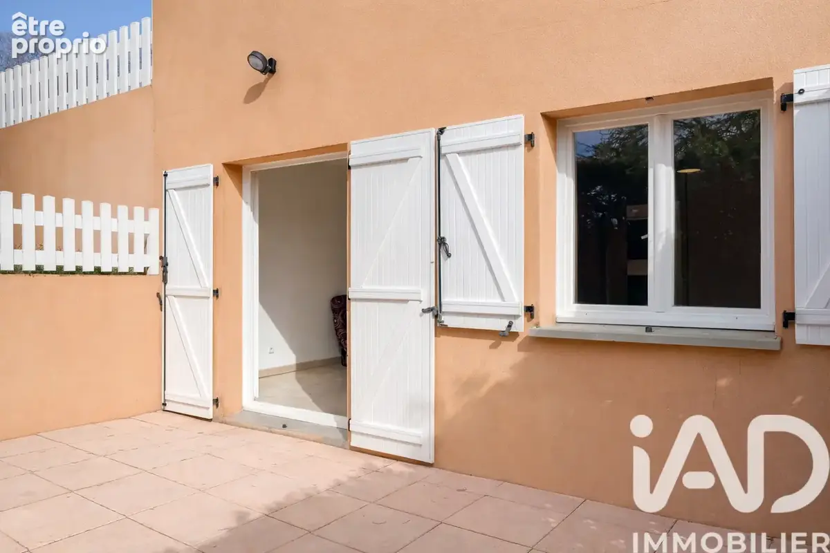 Photo 1 - Appartement à SAINT-GENIS-LAVAL